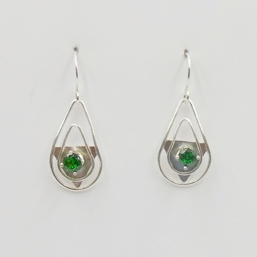 Click to view detail for DKC-1175 Earrings, Green CZ Teardrop $75